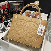 Chanel CC Medallion Caviar Beige Tote Handbag 30x24x14cm - 1