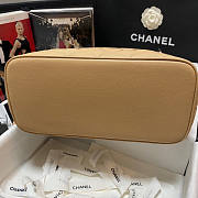 Chanel CC Medallion Caviar Beige Tote Handbag 30x24x14cm - 4