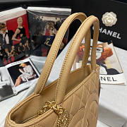 Chanel CC Medallion Caviar Beige Tote Handbag 30x24x14cm - 3