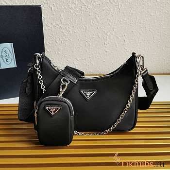 Prada Re-Edition 2005 nylon shoulder bag 22x12x6cm