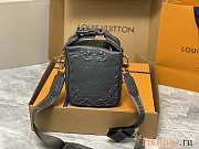 Louis Vuitton LV Cruiser Messenger Grey 16.5 x 24 x 10 cm - 1