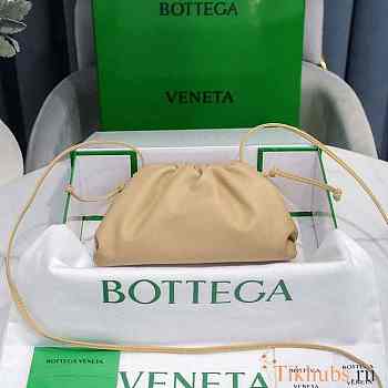 Bottega Veneta Mini Pouch Beige 22x13x5cm