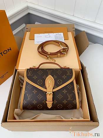 Louis Vuitton LV Ivy Bag Monogram Canvas 23.5x18x9cm