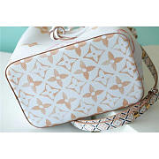 Louis Vuitton LV By The Pool Neonoe BB Beige 20x20x13cm - 2