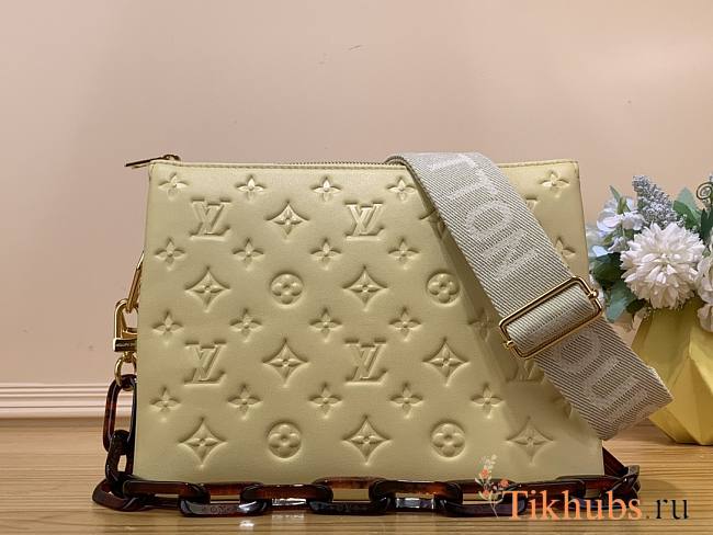 Louis Vuitton LV Coussin PM Yellow 26 x 20 x 12 cm - 1