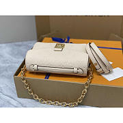 Louis Vuitton LV Pochette Métis East West Creme Bag 21.5x6x13.5cm - 2