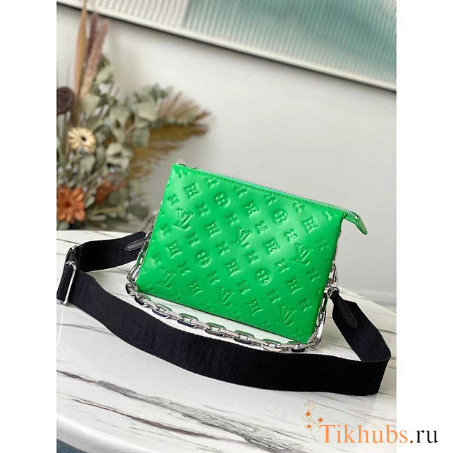 Louis Vuitton LV Coussin MM Lambskin Green 26x20x12cm - 1