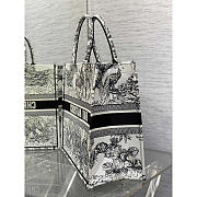 Dior Large Book Tote White and Black Toile de Jouy 42 x 35 x 18.5 cm - 5