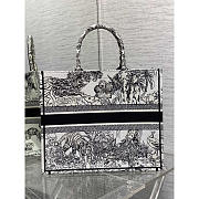 Dior Large Book Tote White and Black Toile de Jouy 42 x 35 x 18.5 cm - 4