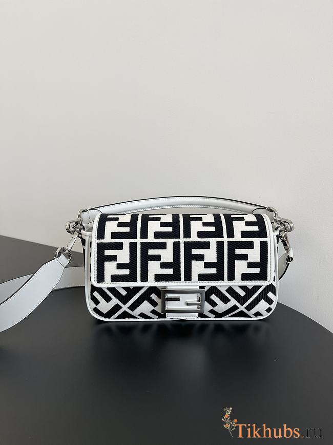 Fendi Baguette White Black Canvas Bag 27x15x6cm - 1