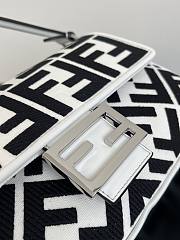 Fendi Baguette White Black Canvas Bag 27x15x6cm - 4