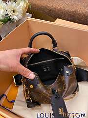 Louis Vuitton LV Petite Malle Souple Black 20 x 14 x 7.5 cm - 5