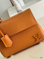 Louis Vuitton LV Cluny Mini Gold Honey 20x16x7.5cm - 2