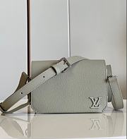 Louis Vuitton LV Fastline Green Sage 17.3 x 12 x 7 cm - 1