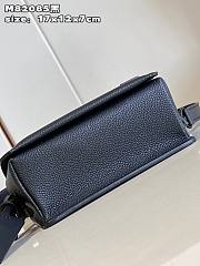 Louis Vuitton LV Fastline Black 17.3 x 12 x 7 cm - 5