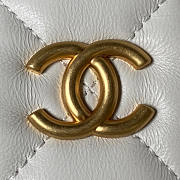 Chanel Bag With Top Handle White 17x21x5.5cm - 2