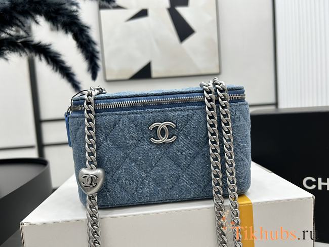 Chanel 23P Vanity Case Blue Denim 17x9.5x8cm - 1