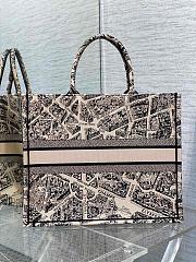 Dior Large Book Tote Beige and Black Plan de Paris 42 x 35 x 18.5 cm - 2