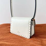 Valentino Small Rockstud23 Smooth Shoulder Bag White 18.5x12x8cm - 3