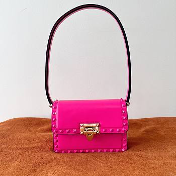 Valentino Small Rockstud23 Smooth Shoulder Bag Pink 18.5x12x8cm