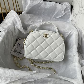 Chanel Clutch With Chain White 16x12x6cm