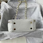 Chanel Clutch With Chain White 16x12x6cm - 3