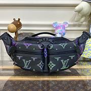 Louis Vuitton LV Comet Bumbag Black Borealis 45 x 17 x 9 cm - 1