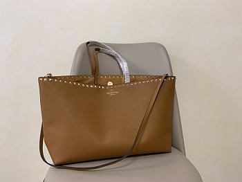 Valentino Garavani Rockstud Caramel Black Tote Bag 48 x 27.5 x 12.5cm