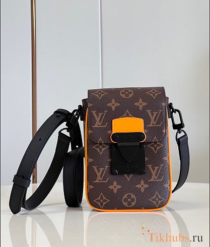 Louis Vuitton LV S-Lock Vertical Wearable Wallet 12 x 19 x 7 cm - 1