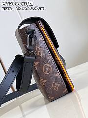 Louis Vuitton LV S-Lock Vertical Wearable Wallet 12 x 19 x 7 cm - 4