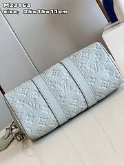 Louis Vuitton LV Keepall Bandoulière 25 Grey 25 x 15 x 11 cm - 2