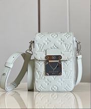 Louis Vuitton LV S-Lock Grey 12x19x7cm - 1