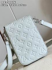 Louis Vuitton LV S-Lock Grey 12x19x7cm - 6