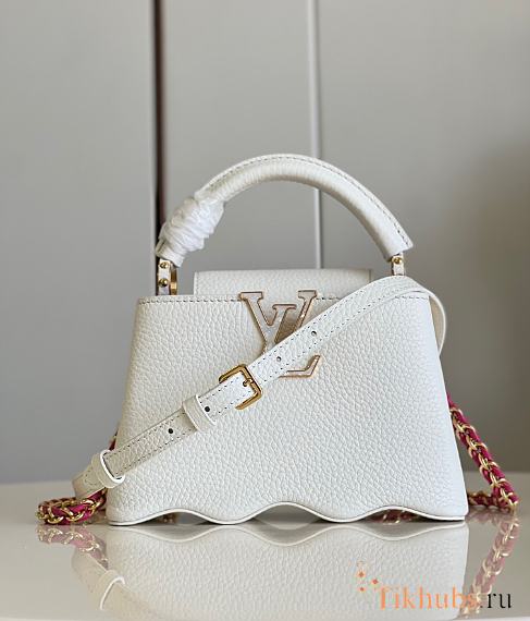 Louis Vuitton LV Capucines Mini Snow White 22 x 14 x 7.5 cm - 1