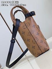 Louis Vuitton LV Shoulder Bag 17x17x7cm - 2