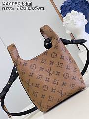 Louis Vuitton LV Shoulder Bag 17x17x7cm - 3