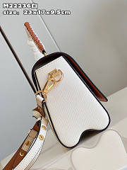 Louis Vuitton LV Twist MM White 23 x 17 x 9.5 cm - 4