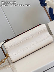 Louis Vuitton LV Twist MM White 23 x 17 x 9.5 cm - 2