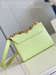 Louis Vuitton LV Twist PM Green 19 x 15 x 9 cm - 4