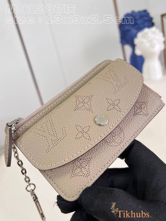 Louis Vuitton LV Recto Verso Mahina Grey 13 x 9.5 x 2.5 cm - 1