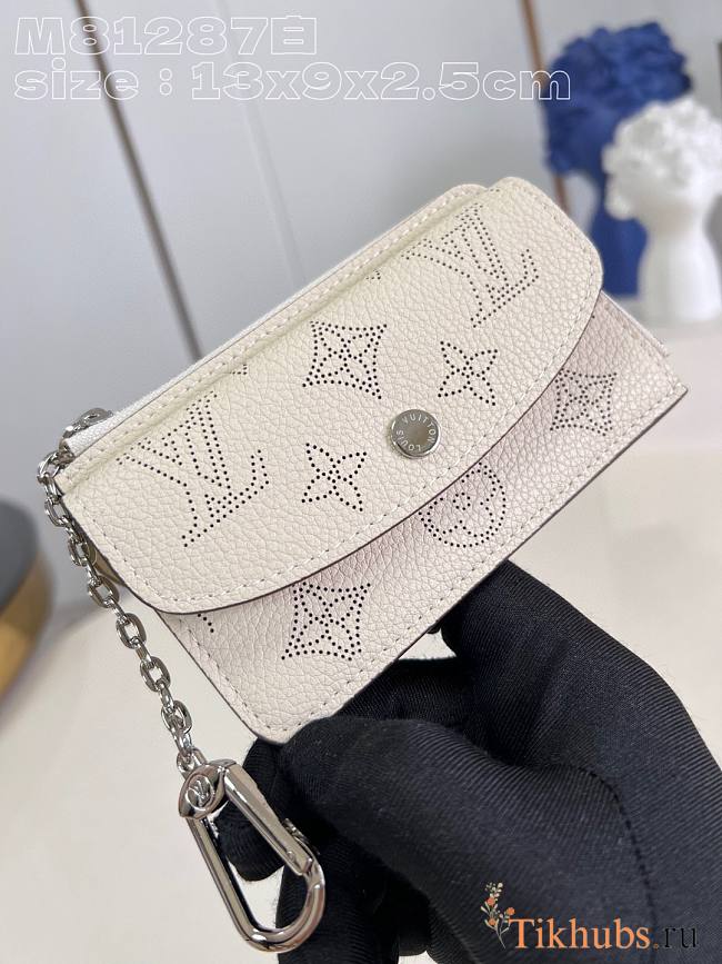 Louis Vuitton LV Recto Verso Mahina White 13 x 9.5 x 2.5 cm - 1