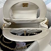 Chanel Flap Bag With Top Handle White Lambskin 22cm - 2