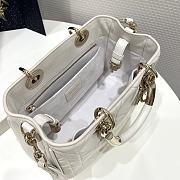 Lady Dior 95.22 Small Bag White 25x10x16cm - 3