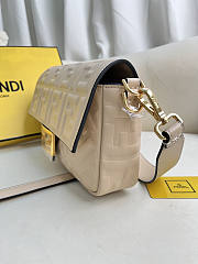 Fendi Baguette Leather Bag Beige 27x15x6cm - 4