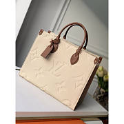 Louis Vuitton LV Onthego Giant Monogram Leather Cream MM 35 x 28 x 15 cm - 1