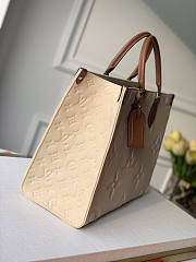 Louis Vuitton LV Onthego Giant Monogram Leather Cream MM 35 x 28 x 15 cm - 3