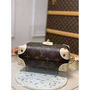 Louis Vuitton LV Petite Malle Souple Cream 20 x 14 x 7.5 cm - 4