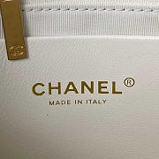 Chanel Shiny Crumpled Lambskin & Gold-Tone Metal White 18x29x2cm - 5