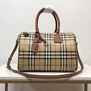 Burberry Check Medium Bowling Bag Archive Beige 30 x 15 x 21cm - 1