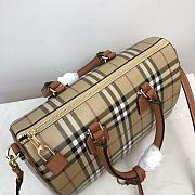 Burberry Check Medium Bowling Bag Archive Beige 30 x 15 x 21cm - 2